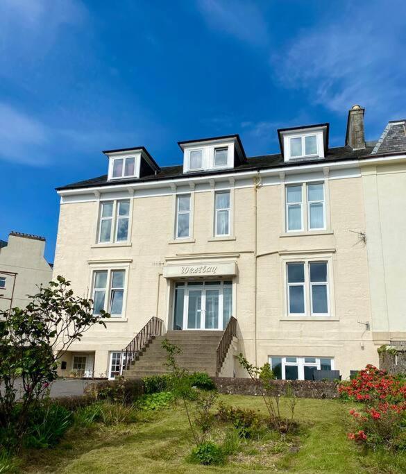 Westbay Seafront Apartment オーバン エクステリア 写真