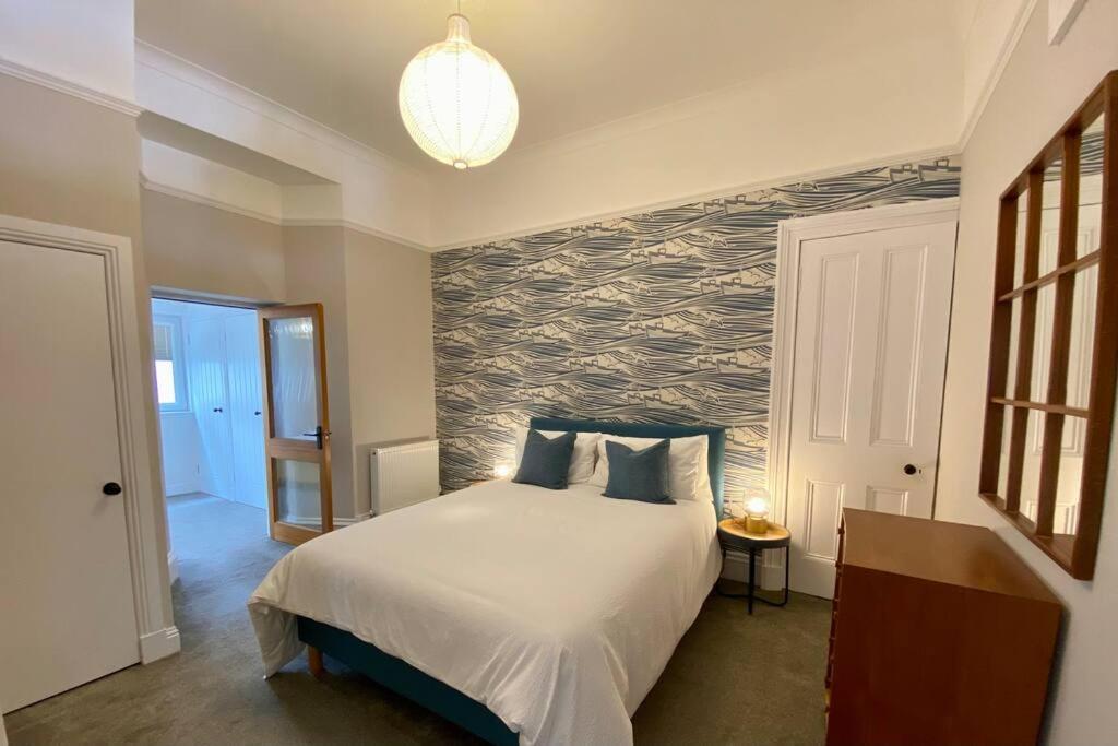 Westbay Seafront Apartment オーバン エクステリア 写真
