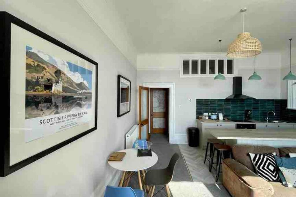 Westbay Seafront Apartment オーバン エクステリア 写真
